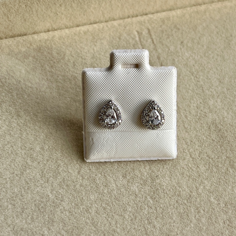 Teardrop silver gold plated stud earrings